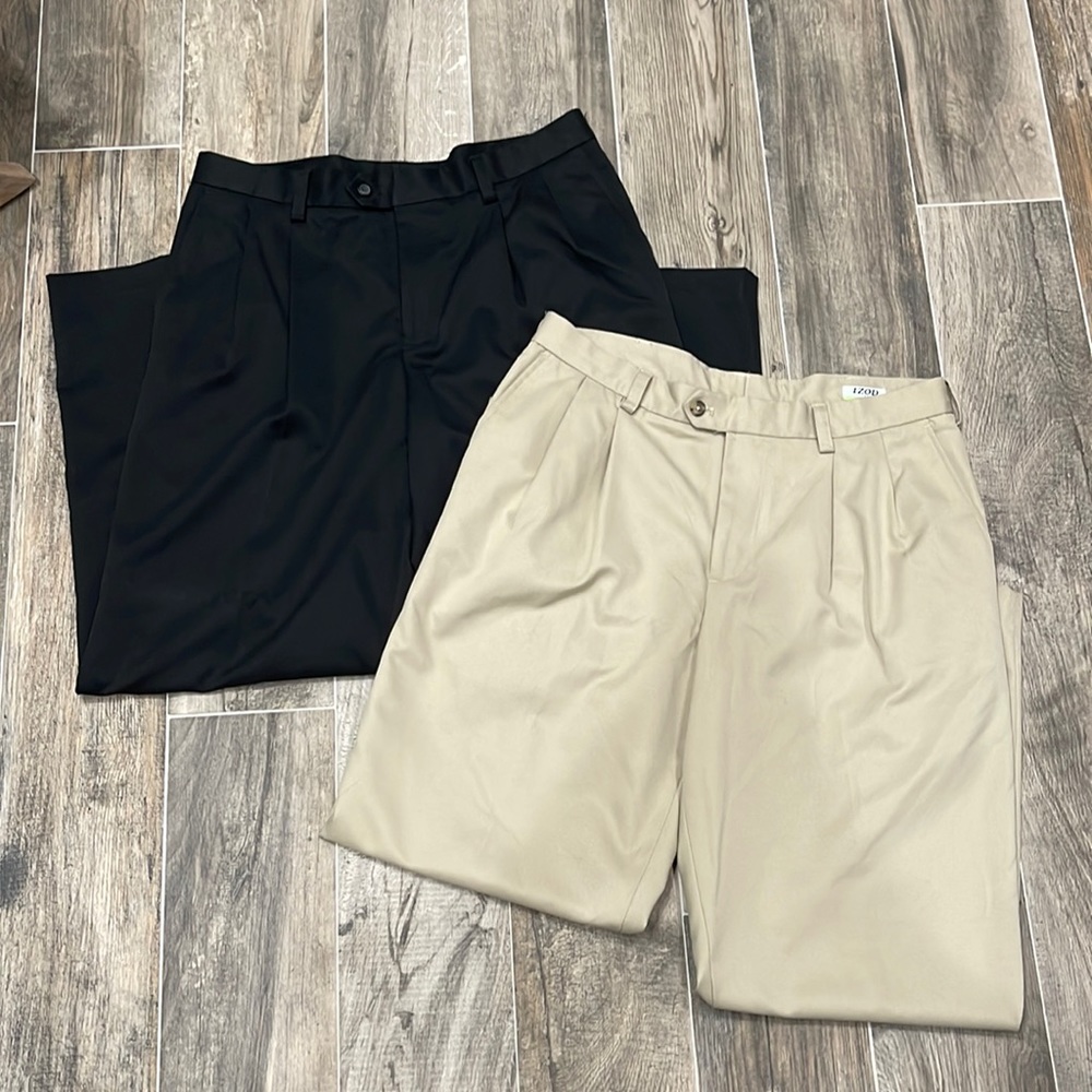 2 pair of Izod pleated golf pants - 1 khaki, 1 black 33wx30L